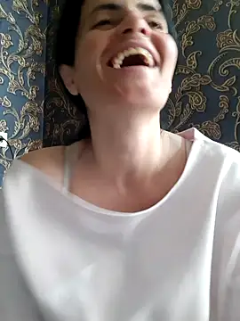 Gecenin Kralicesi online show from May 6, 2026, 6:30 am