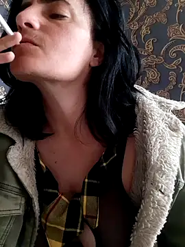 Gecenin Kralicesi online show from May 9, 2026, 5:34 am