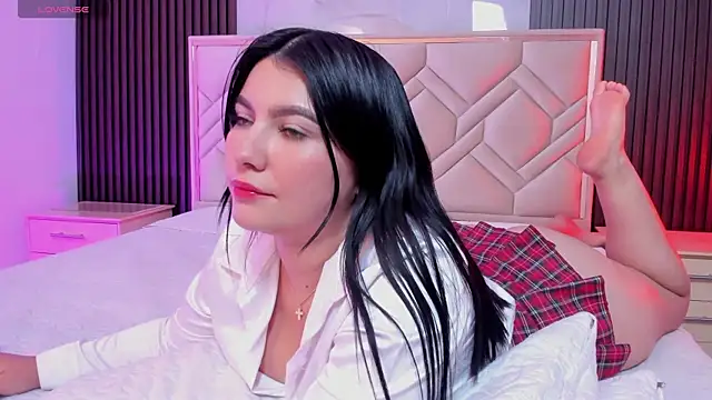 MiaaFarrel online show from September 27, 2025, 7:08 pm