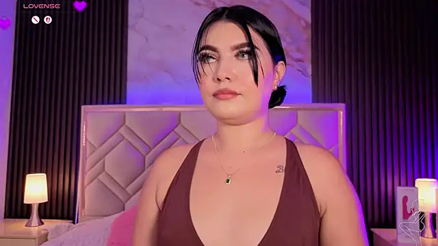 MiaaFarrel online show from April 10, 2026, 7:07 pm