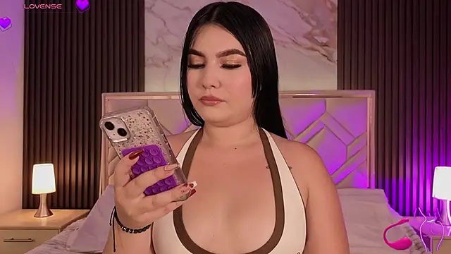 MiaaFarrel online show from April 20, 2026, 6:53 pm