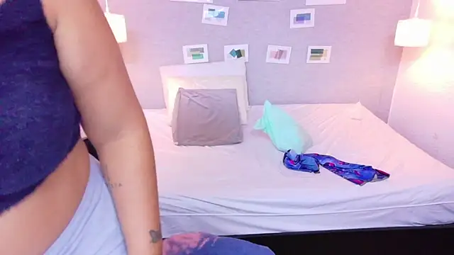 fat naughtyass online show from June 4, 2026, 1:17 pm