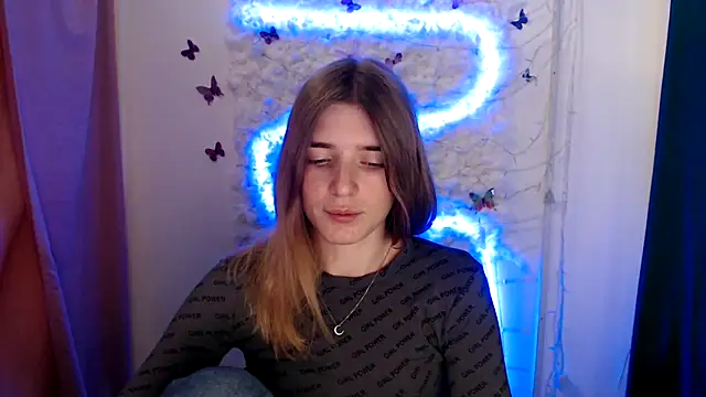 JuiceLips   online show from September 10, 2025, 1:22 pm