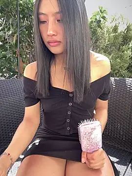 KloePink  online show from September 23, 2025, 2:31 pm