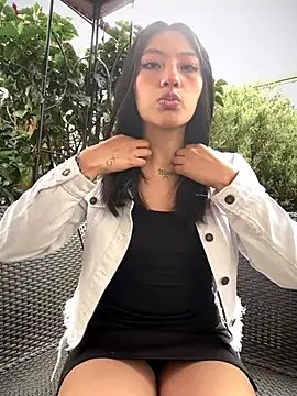 KloePink  online show from September 29, 2025, 2:00 pm