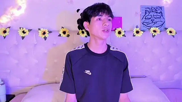 AleAurarashi online show from February 13, 2026, 3:24 am