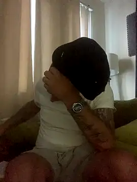 Hothotboyg online show from October 19, 2025, 3:01 pm