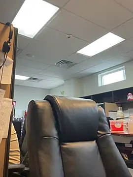 wishuhope4 online show from April 16, 2026, 9:39 pm