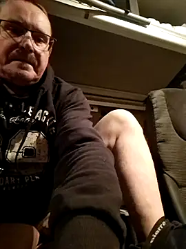 maciasgda online show from April 22, 2026, 8:43 pm