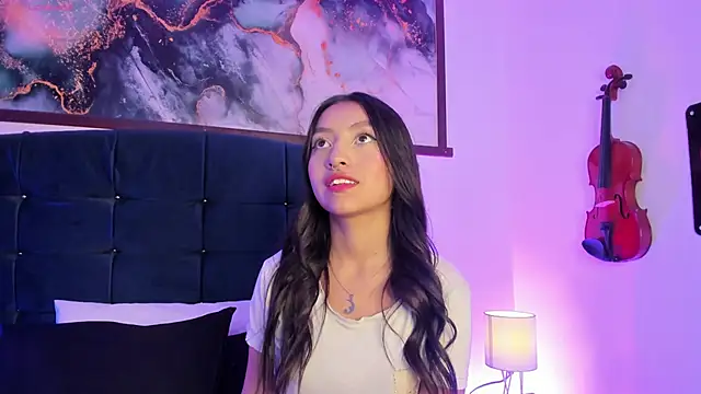 Luna Moo  online show from December 4, 2025, 11:35 pm