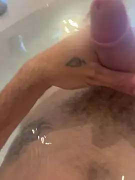 Snapshot of lolo33500 chatting on April 11, 2026, 9:13 am lolo33500 online show from April 11, 2026, 9:13 am