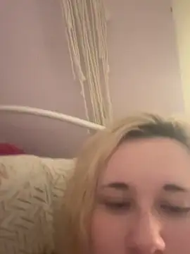 imawhorenslut19 online show from April 11, 2026, 7:02 am