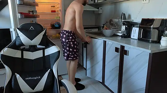 RyanStorm  online show from November 4, 2025, 1:54 pm