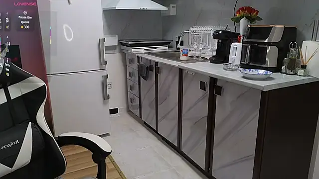 RyanStorm  online show from November 8, 2025, 3:12 pm