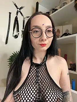 Jinhee Tiny online show from October 6, 2025, 9:07 am