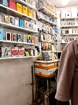 avi007p online show from September 15, 2025, 5:24 pm