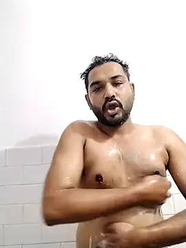 avi007p online show from December 15, 2025, 2:32 pm