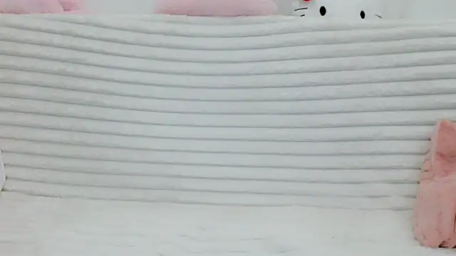 Snapshot of Emmahahaha17 chatting on February 4, 2026, 4:46 pm Emmahahaha17 online show from February 4, 2026, 4:46 pm