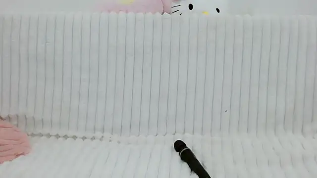 Snapshot of Emmahahaha17 chatting on March 1, 2026, 2:52 pm Emmahahaha17 online show from March 1, 2026, 2:52 pm