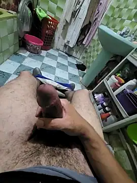 Snapshot of WelloffUpthrow chatting on September 24, 2025, 7:50 pm WelloffUpthrow online show from September 24, 2025, 7:50 pm