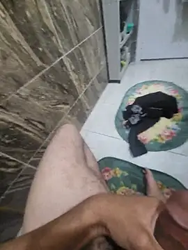 Snapshot of WelloffUpthrow chatting on November 27, 2025, 1:40 am WelloffUpthrow online show from November 27, 2025, 1:40 am