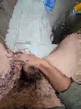 Snapshot of WelloffUpthrow chatting on December 15, 2025, 4:06 am WelloffUpthrow online show from December 15, 2025, 4:06 am