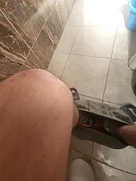 Snapshot of WelloffUpthrow chatting on December 18, 2025, 8:09 am WelloffUpthrow online show from December 18, 2025, 8:09 am