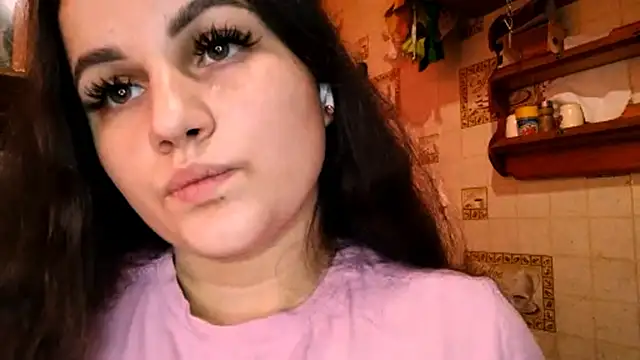 DierdreCousineau online show from November 13, 2025, 10:36 am