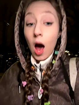 Snapshot of FroggyAnna chatting on November 13, 2025, 4:39 pm FroggyAnna online show from November 13, 2025, 4:39 pm