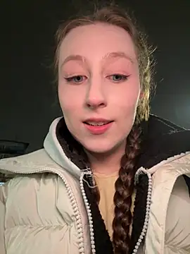 Snapshot of FroggyAnna chatting on November 28, 2025, 5:26 pm FroggyAnna online show from November 28, 2025, 5:26 pm