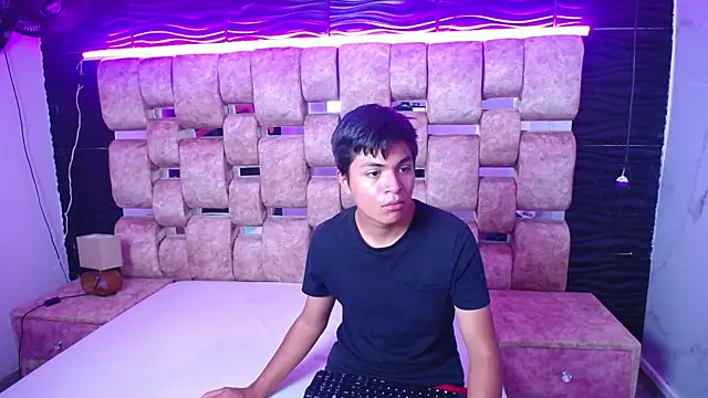 NatyyAlex online show from September 22, 2025, 8:22 pm