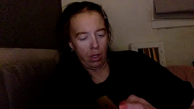 Bellababexox  online show from April 6, 2026, 4:46 am