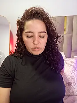 LoanaSantos online show from November 21, 2025, 10:19 pm