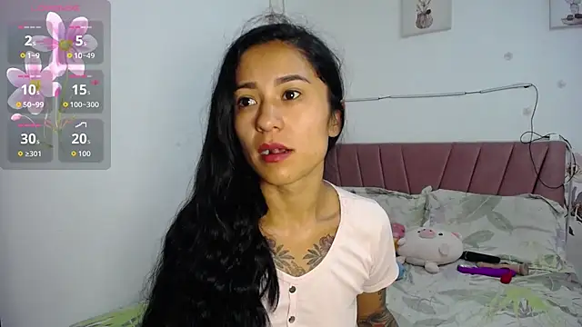Liahdiaz  online show from May 30, 2026, 2:03 pm