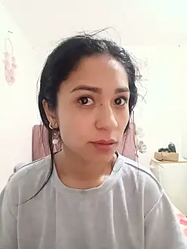 Liahdiaz  online show from June 20, 2026, 1:36 pm