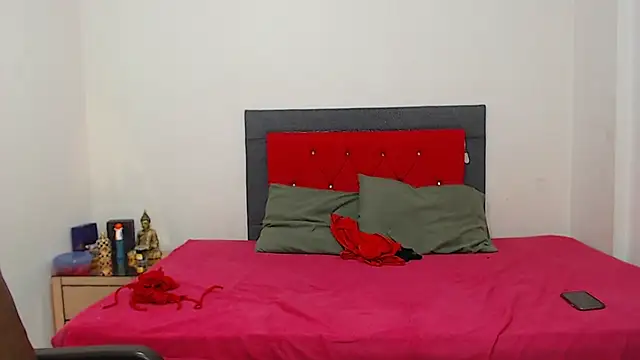 miawhithee online show from October 11, 2025, 10:30 pm