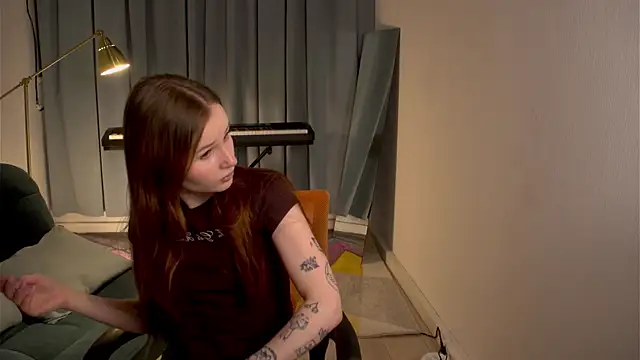 Lillie Woods online show from September 27, 2025, 10:48 pm