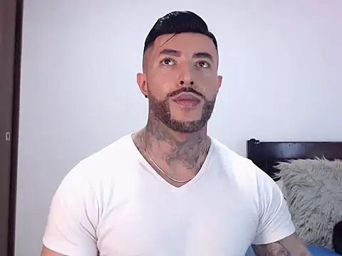 andrea de lucaa online show from November 29, 2025, 4:37 am