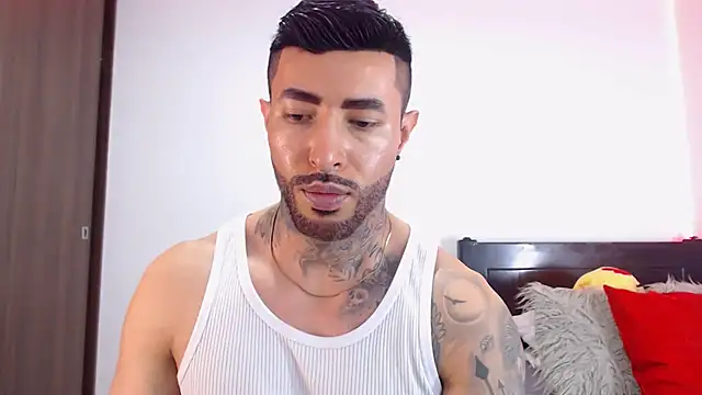 andrea de lucaa online show from March 2, 2026, 2:47 am