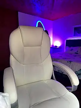 Isabella18 pink online show from January 10, 2026, 6:09 pm