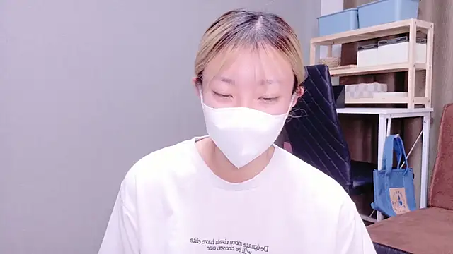 Snapshot of Nana__ch chatting on October 27, 2025, 5:11 am Nana ch online show from October 27, 2025, 5:11 am