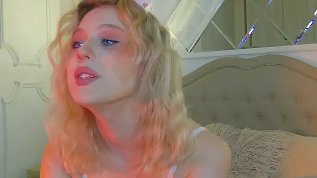 CaitlinSugar online show from November 17, 2025, 4:51 am