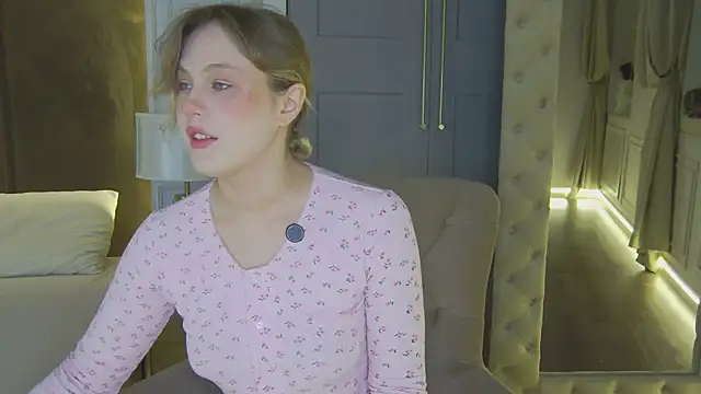 Snapshot of CaitlinSugar chatting on May 16, 2026, 4:42 am CaitlinSugar online show from May 16, 2026, 4:42 am