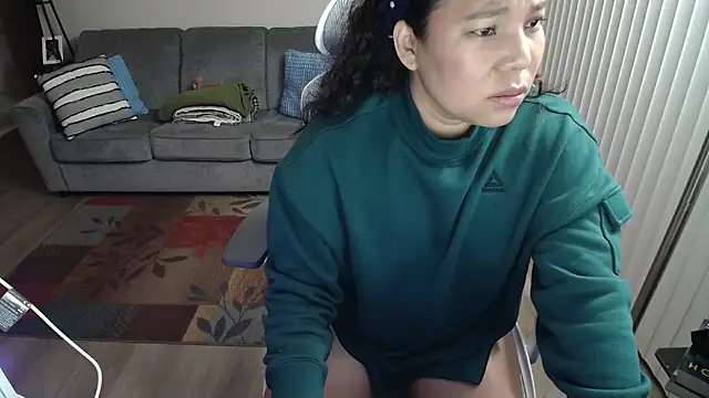 SHEILYN  online show from November 26, 2025, 4:57 am