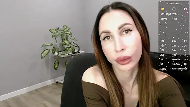 Ella Sea online show from November 18, 2025, 6:51 am