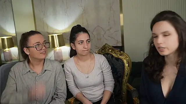 Snapshot of Cleo054 chatting on March 6, 2026, 11:28 am Cleo054 online show from March 6, 2026, 11:28 am