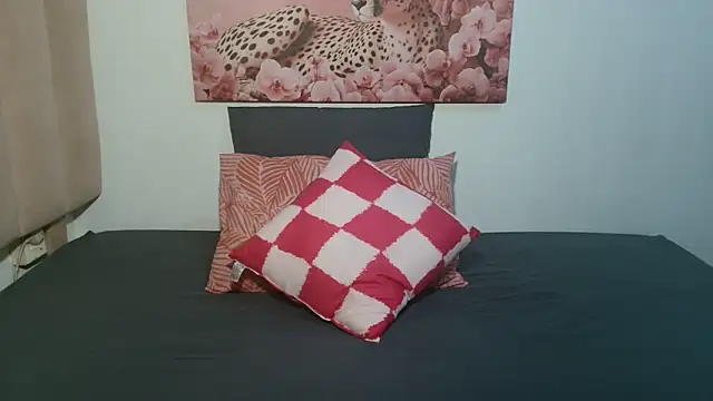 GorillaGripCunt77 online show from February 3, 2026, 1:59 am