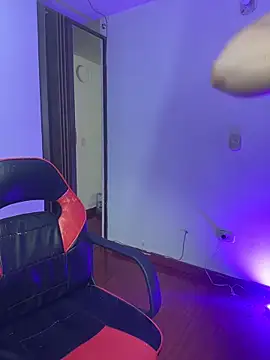 Candy Velvet online show from April 16, 2026, 9:15 pm