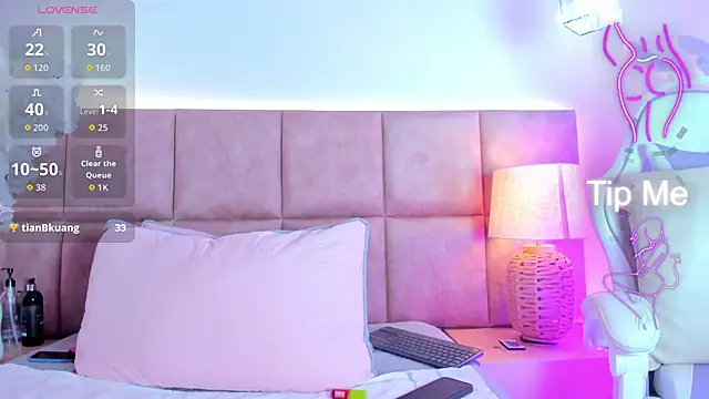 KatheMiler online show from November 14, 2025, 2:21 am