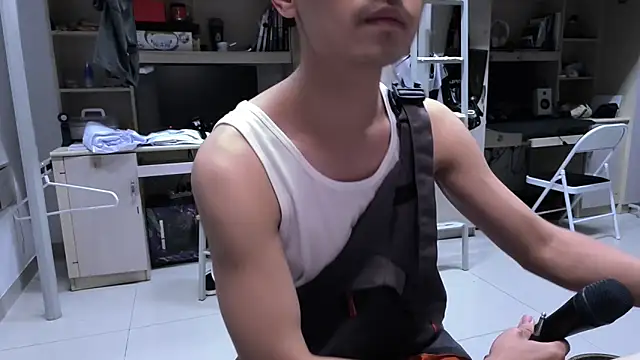 XTTX49 online show from October 4, 2025, 2:15 pm